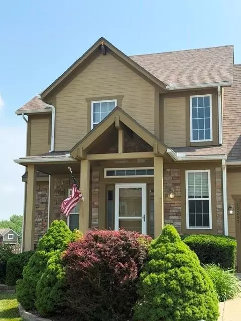 12207 Pebble Beach Dr, Kansas City, KS 66109