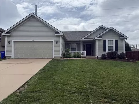 113 N Cedar Hills St, Olathe, KS 66061