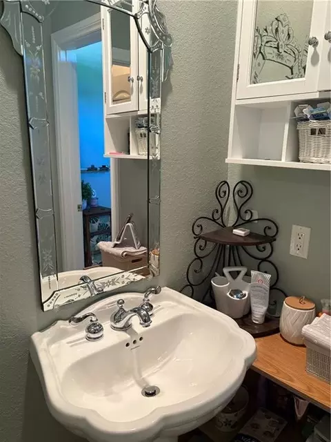 Bath - 3781 Cr 3875 Rd, Independence, KS 67301 photo 2 of 5