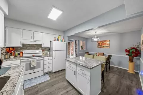 10104 W 96th St #C, Overland Park, KS 66212