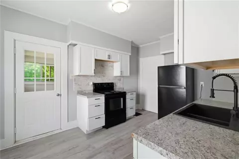 Kitchen - 611 Arrow St, Marshall, MO 65340 photo 1 of 2