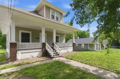 Exterior - 611 Arrow St, Marshall, MO 65340 photo 2 of 7