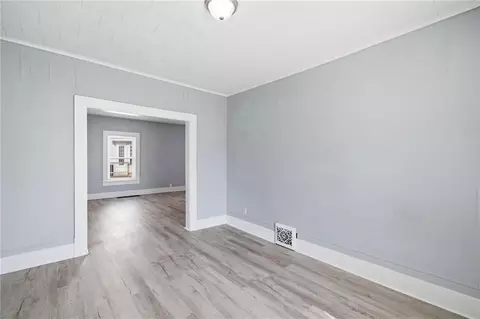 Living - 611 Arrow St, Marshall, MO 65340 photo 5 of 5