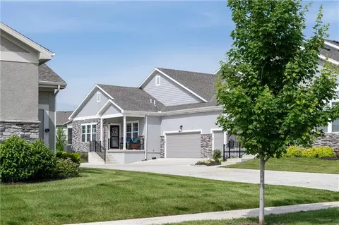 21801 W 119th Ter #2703, Olathe, KS 66061