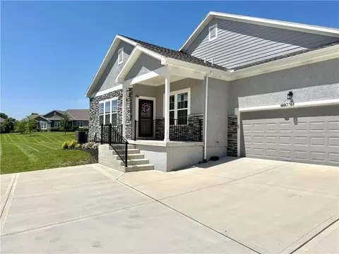 21801 W 119th Ter #2703, Olathe, KS 66061