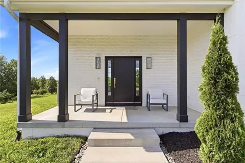 Exterior - 29706 Easley Rd, Lees Summit, MO 64086 photo 4 of 21
