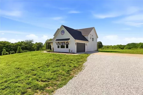 Exterior - 29706 Easley Rd, Lees Summit, MO 64086 photo 15 of 21
