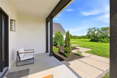 Exterior - 29706 Easley Rd, Lees Summit, MO 64086 photo 6 of 21