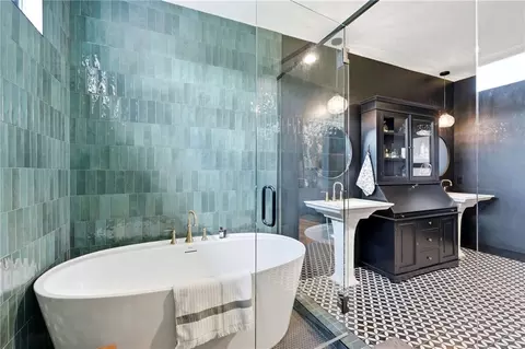Bath - 29706 Easley Rd, Lees Summit, MO 64086 photo 5 of 6