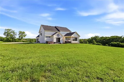 Exterior - 29706 Easley Rd, Lees Summit, MO 64086 photo 10 of 21