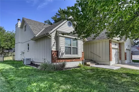 749 SE Claremont St, Lees Summit, MO 64063