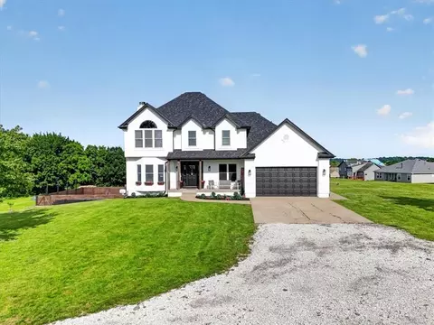 715 S Minter Rd, Grain Valley, MO 64029