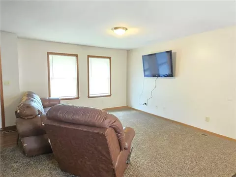 Living - 817 W Park St, Cherryvale, KS 67335 photo 3 of 4