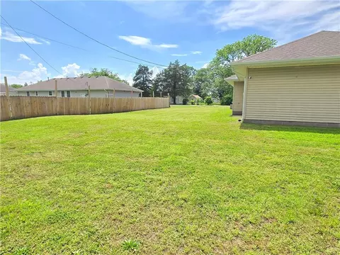 Exterior - 817 W Park St, Cherryvale, KS 67335 photo 9 of 12