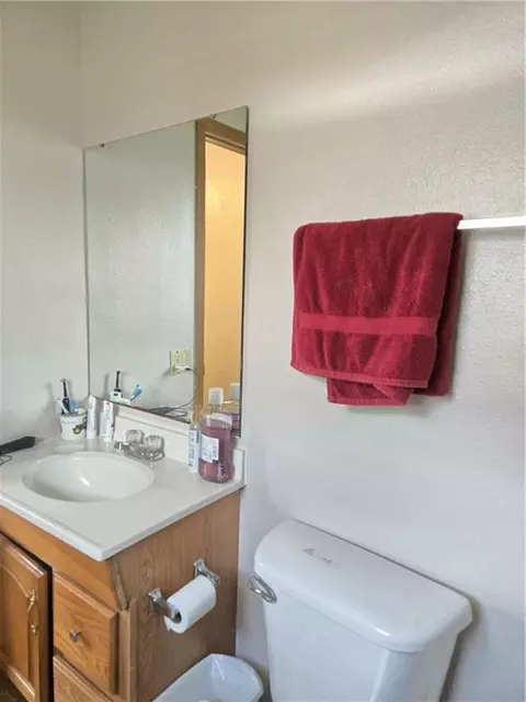 Bath - 817 W Park St, Cherryvale, KS 67335 photo 2 of 5