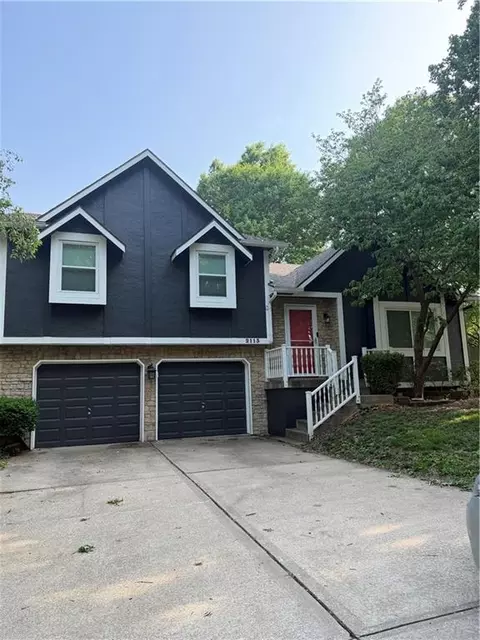 2113 SE 2nd Ter, Lees Summit, MO 64063