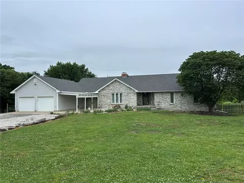 9905 E State Route F Hwy, Moundville, MO 64771