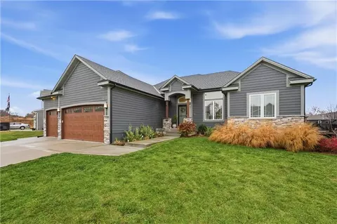 1219 N Heartland Ave, Independence, MO 64056