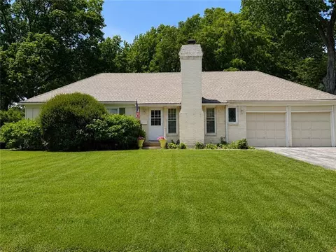 9708 England Dr, Overland Park, KS 66212