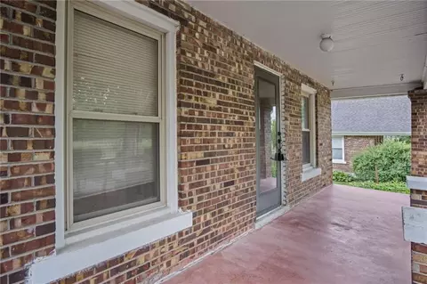 Exterior - 1300 John St, Atchison, KS 66002 photo 4 of 10