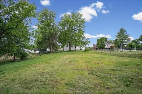 Exterior - 1300 John St, Atchison, KS 66002 photo 10 of 10