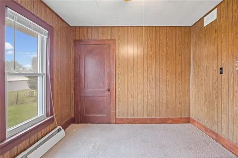 Bedroom - 1300 John St, Atchison, KS 66002 photo 6 of 10