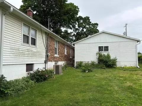 Exterior - 1300 John St, Atchison, KS 66002 photo 8 of 10