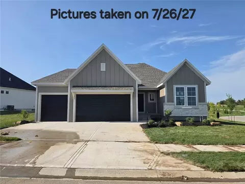 23910 W 112th Ter, Olathe, KS 66061
