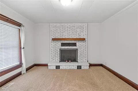 Living - 320 Boder St, Troy, KS 66087 photo 2 of 4