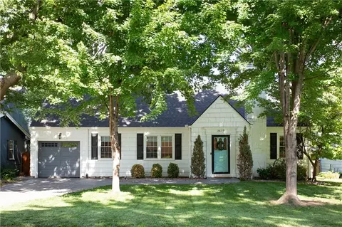 5639 Maple St, Mission, KS 66202