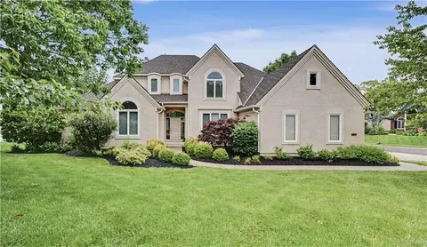 5802 W 140th Ter, Overland Park, KS 66223
