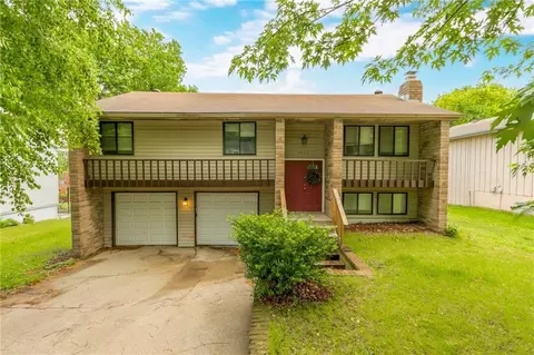8823 N Walnut St, Kansas City, MO 64155