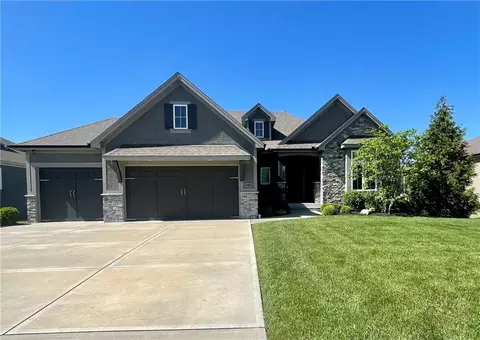 3030 W 157th Ct, Overland Park, KS 66224