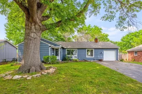 7708 W 96th Ter, Overland Park, KS 66212