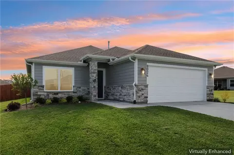 8024 6th St, Blue Springs, MO 64014