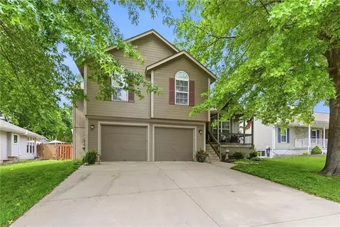 19504 E 9th St, Independence, MO 64056