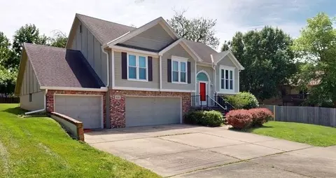 3105 NW 57th St, Kansas City, MO 64151