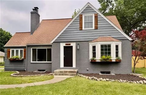 7439 Hadley St, Overland Park, KS 66204
