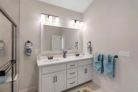 Bath - 19006 Millview St, Spring Hill, KS 66083 photo 3 of 3