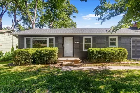 7606 W 66th Ter, Overland Park, KS 66202