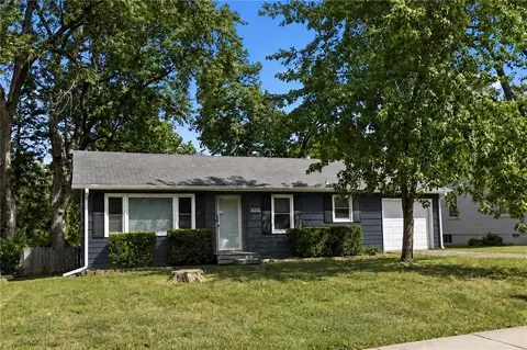 7606 W 66th Ter, Overland Park, KS 66202