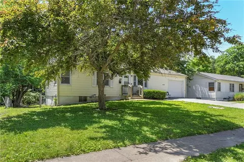Exterior - 16705 E 3rd St, Independence, MO 64056 photo 3 of 9