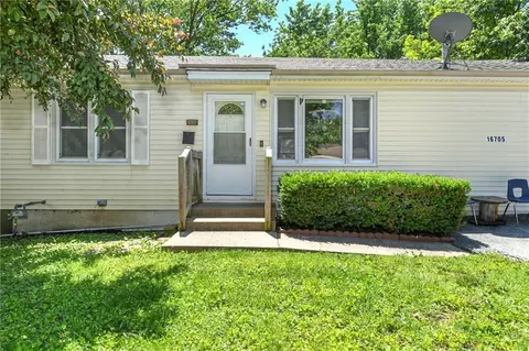 Exterior - 16705 E 3rd St, Independence, MO 64056 photo 2 of 9