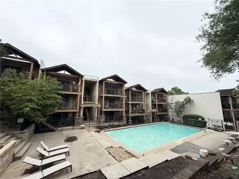 4727 Jarboe St #95, Kansas City, MO 64112