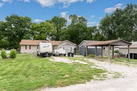 Exterior - 207 Main St, Perry, KS 66073 photo 3 of 3
