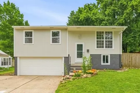 19219 E 6th St N, Independence, MO 64056