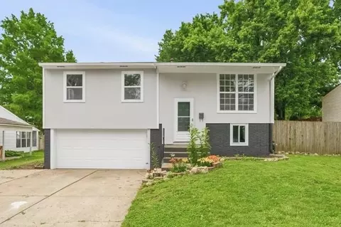 19219 E 6th St N, Independence, MO 64056