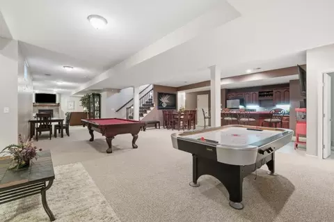 15586 Cedar Ln, Basehor, KS 66007