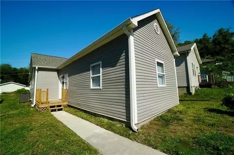2814 S 21st St, Saint Joseph, MO 64503