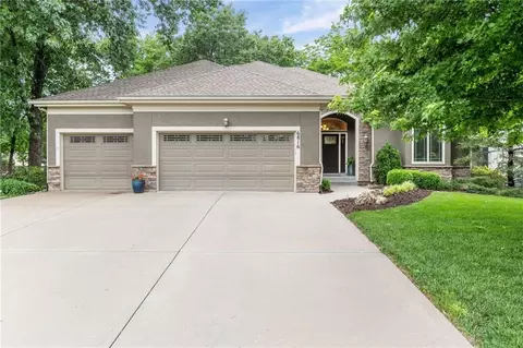 6816 Longview St, Shawnee, KS 66218